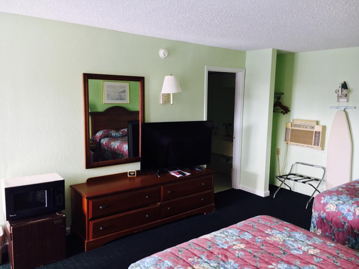 Relax Inn Folkston Bagian luar foto